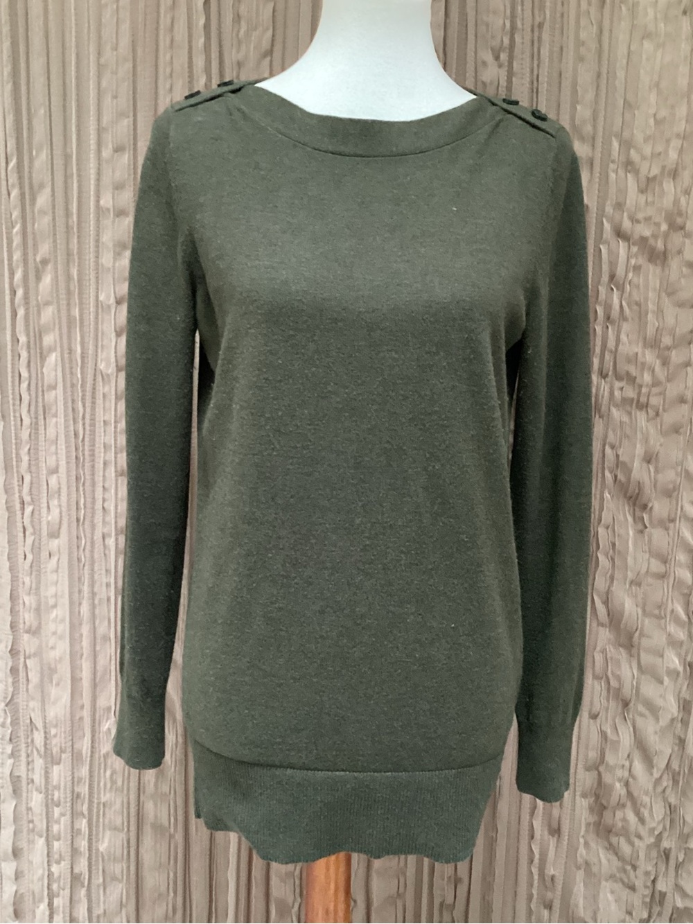 LOFT boatneck sweater w/buttons on shoulders, longer length, army/olive green, S
